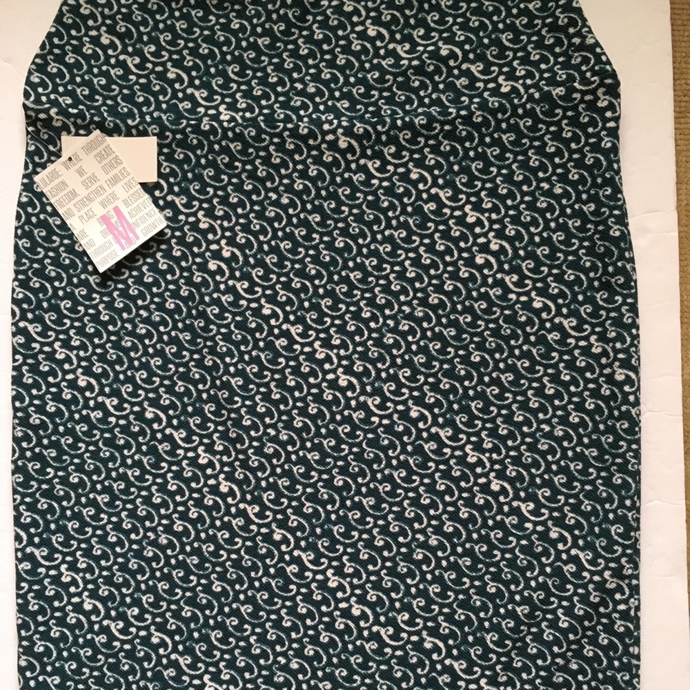 NWT Lularoe M Cassie Skirt